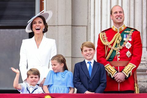 jubilé de platine de la reine elizabeth ii 2022 famille cambridge parade la couleur