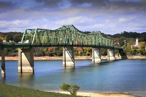 grand pont des montagnes enfumées