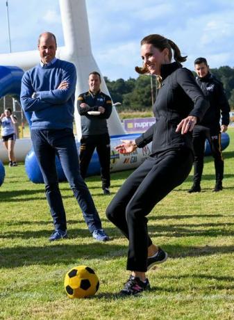 le duc et la duchesse de cambridge visitent l'irlande du nord