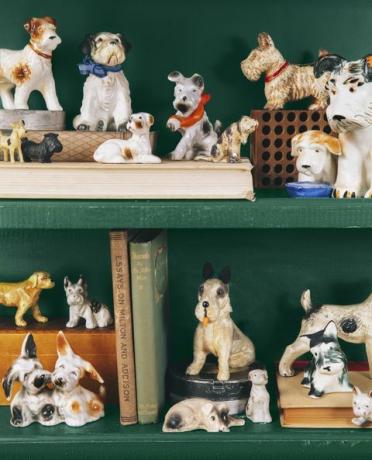 présentoir de figurines de chien vintage