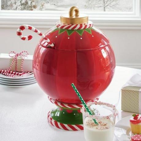 Vous avez besoin de ce bol à punch ornement géant pour votre fête de Noël