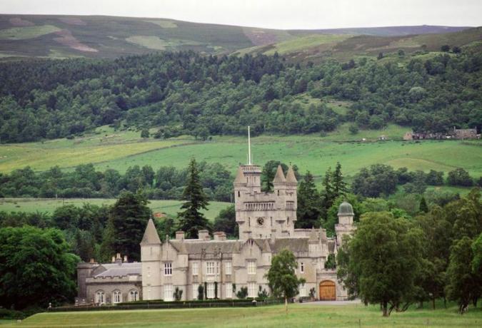 le château de balmoral, la demeure écossaise de la famille royale