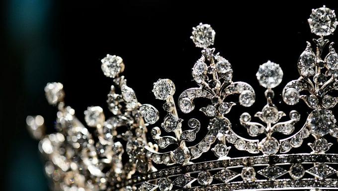 aperçu des bijoux de la famille royale les plus luxueux