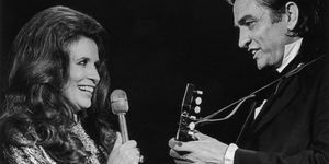 Johnny Cash et June Carter Cash jouent ensemble