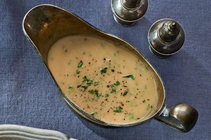 recette de sauce à l'oignon doux et aux herbes