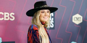 lainey wilson aux cmt music awards