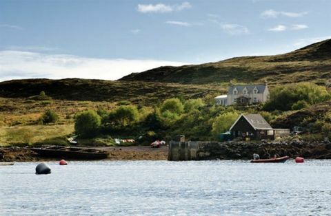 Il y a une île entière à vendre dans les Highlands écossais et c'est charmant