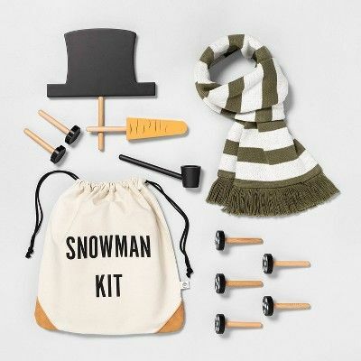 Le kit bonhomme de neige de Target fait de la décoration des bonhommes de neige un jeu d'enfant
