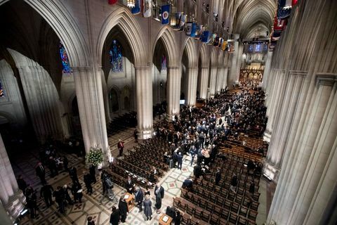 Le président George H.W. Bush se trouve en état au Capitole américain