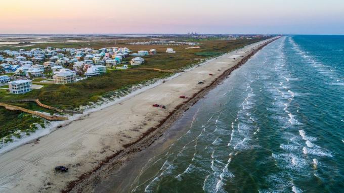 padre island une soirée colorée sur la plage drone aérien vue sur les vagues padre island texas golfe côte paradis escapade secrète