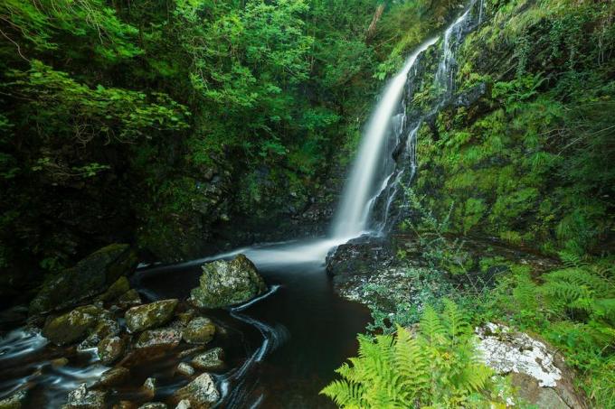 Queens Way Waterfall, Galloway Forest Park, Ecosse, Royaume-Uni