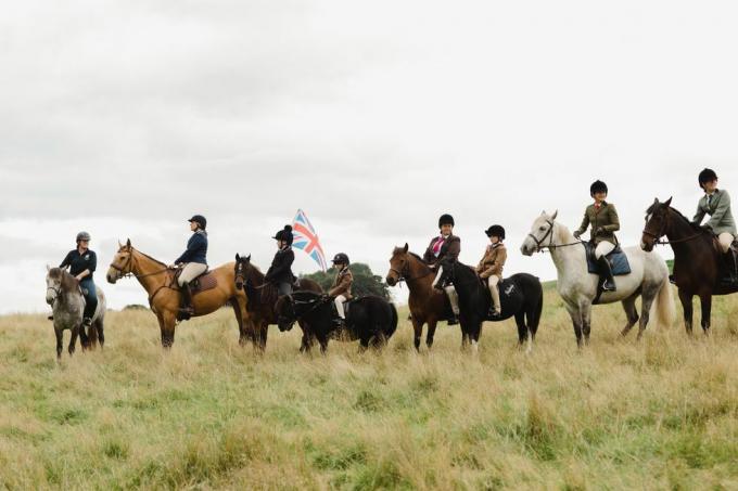 hommage à la reine à cheval en Ecosse