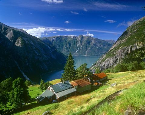 Campagne de Norvège - montagnes et fjord