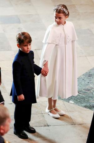 jour du couronnement de leurs majestés le roi charles iii et la reine camilla