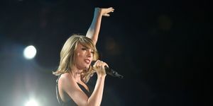 Taylor chante le deuxième natif des Songberks et la star de la musique Taylor Swift se produit au Lincoln Financial Field, Philadelphie photo de Jeremy Drey 6132015 photo de Jeremy Dreymedianews groupreading eagle via getty images