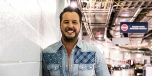 nashville, tennessee 11 juin luke bryan vu dans les coulisses de la nuit 4 du 50e festival cma au stade nissan le 11 juin 2023 à nashville, tennessee photo de john shearergetty images pour cma