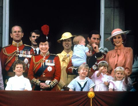 La royauté parade la couleur du palais de Buckingham 1985