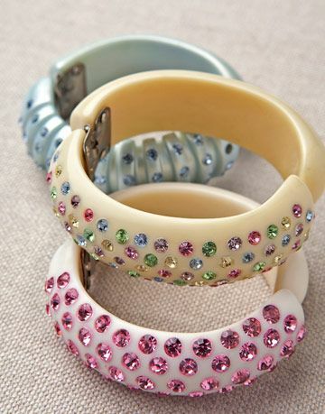 bracelets en plastique avec strass