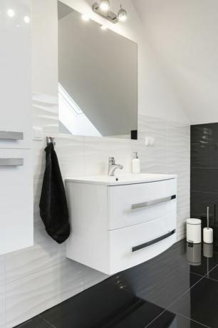 Salle de bain confortable au design moderne