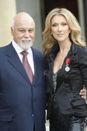 Céline Dion reçoit la Légion d'Honneur par le président français Nicolas Sarkozy, à l'Elysée, à Paris, France le 22 mai 2008