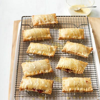 tarte à la rhubarbe et aux framboises