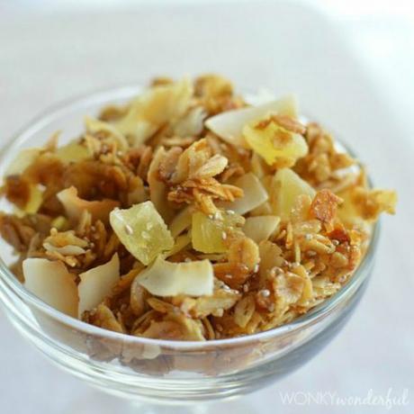 granola pina colada