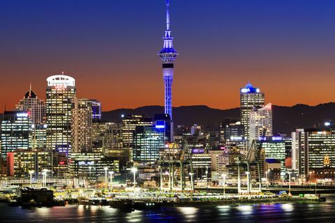 Auckland, Nouvelle-Zélande - paysage urbain de nuit