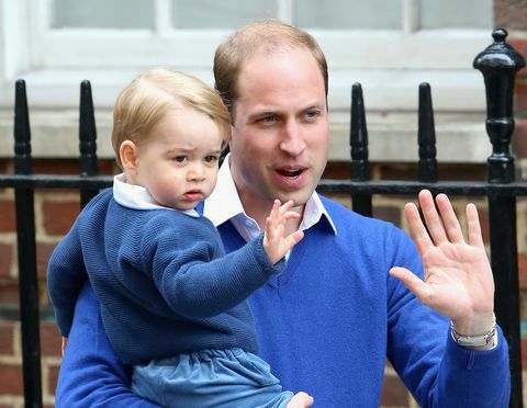 Le prince George et la princesse Charlotte sont arrivés à l'hôpital pour rencontrer leur frère