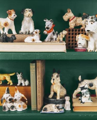 présentoir de figurines de chien vintage