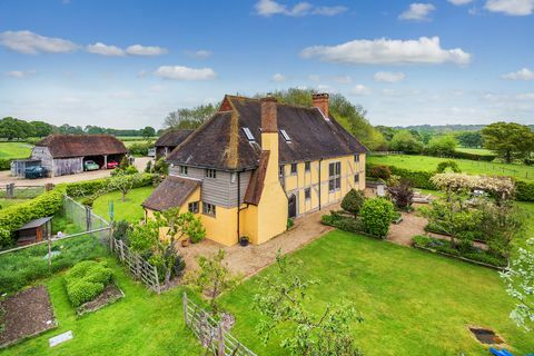 Un pittoresque cottage classé Grade II, Froggats Cottage, à Surrey, qui a figuré dans un récent épisode de BBC's Escape to the Country, est maintenant sur le marché pour 1,6 million de livres sterling. 